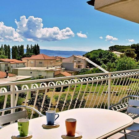 Apartments Iko Omis Exterior photo